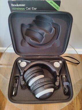 Brookstone Black Over-Ear Headphones with Padded Headband Light Up Colors